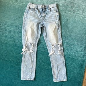 American Eagle distressed jeans